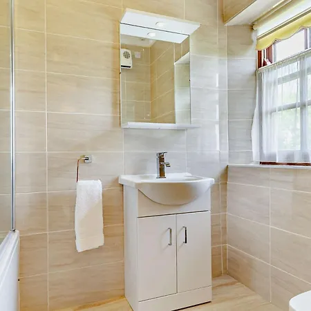 2 Bed In Mullion Sowan Apartment Cury